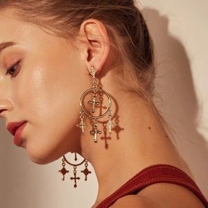 Chandelier earrings